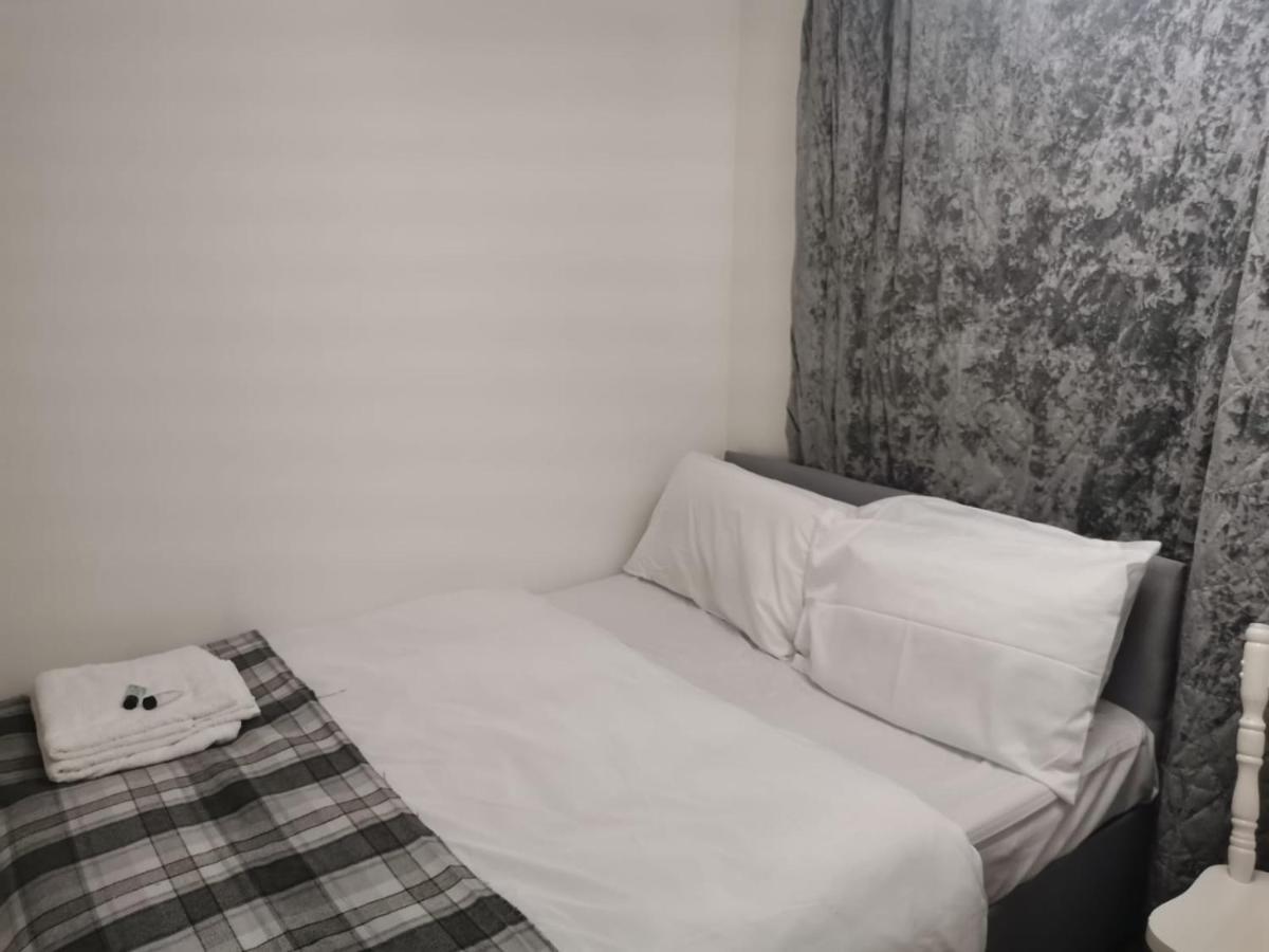Ella'S Place Hotel ลูตัน ภายนอก รูปภาพ